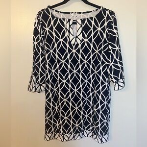 Crown & Ivy Navy and White Patterned Top with Key Hole Detail